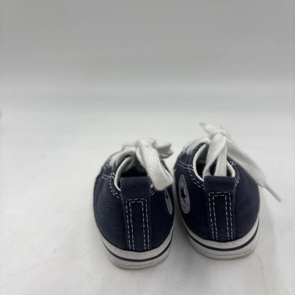 Converse this lot
